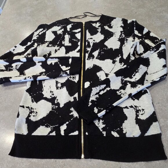 H&M Women's Graphic Print Long Sleeves Knit w/Back Zipper - Black/Cream - SML - Picture 2 of 13